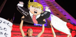 Anti Trump Holsten
