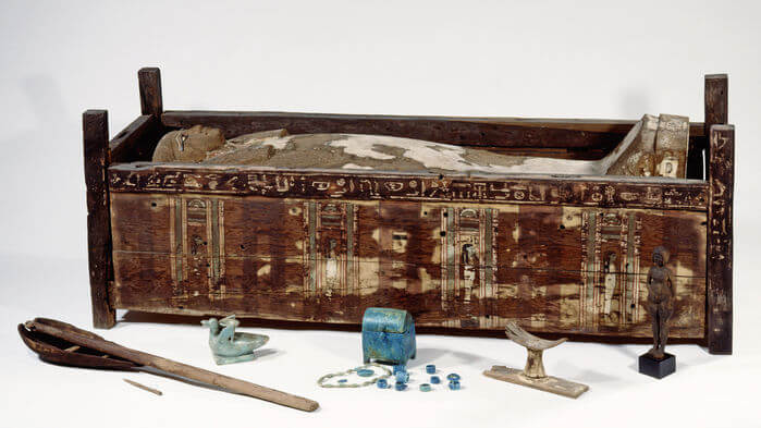 online Sarcophagus Tadja c Aegyptisches Museum Steiss Sandra jpg