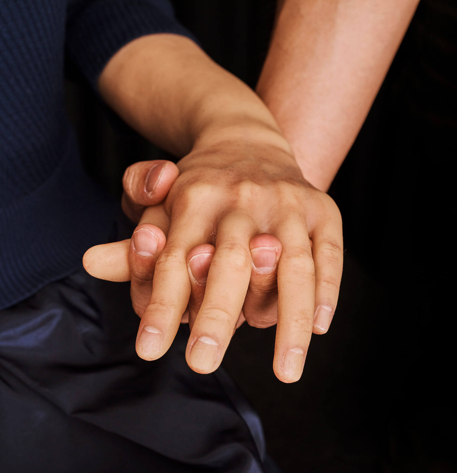 hiroshi hand hand e