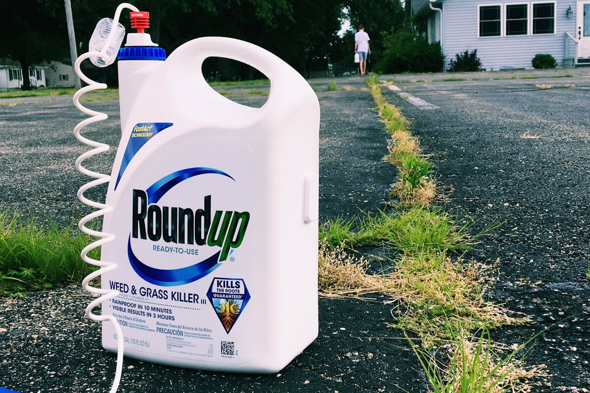 180329-glyphosate-trial-spray-bottle22255555