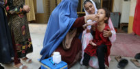 polio vaccinating child afghanistan