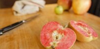 Red-fleshed apples: The story behind the genetic anomaly with health and nutritional benefits
