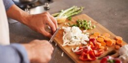 Study challenges health orthodoxy: Vegetable-rich diet alone does not reduce heart disease risk