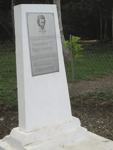 monument of nikolai miklouho maclay erected near bongu village madang province x