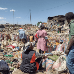 women on nairobi landfill