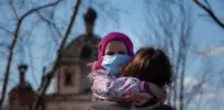coronavirus children in mask