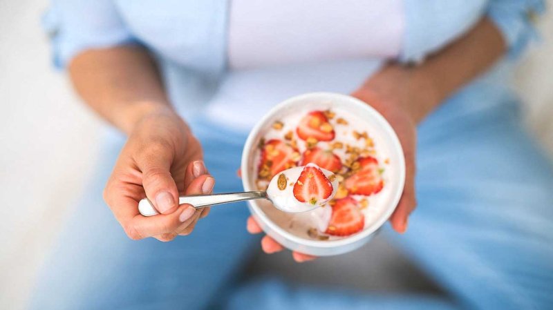 yogurt strawberries bowl x header