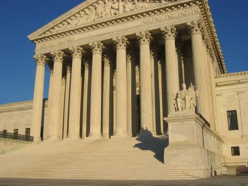px US Supreme Court Building e