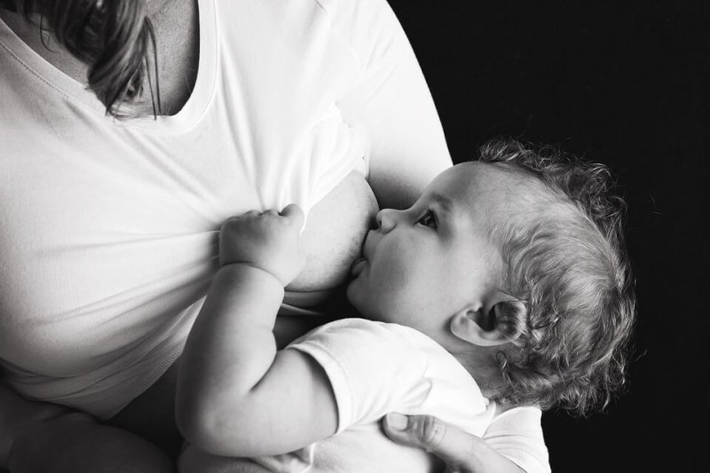 breastfeeding motherhood mother