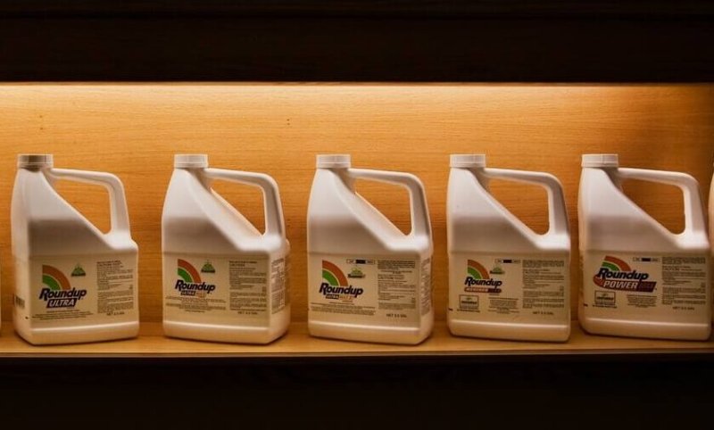 Display of glyphosate containing products, commonly known as Roundup. Credit: Monsanto