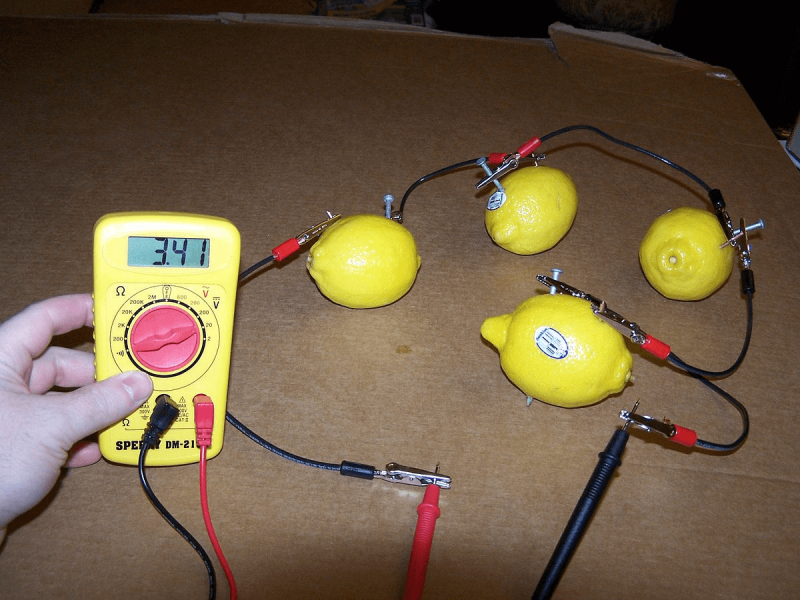 A circuit made from the electrical potential within lemons. Credit: Jbruso via CC-BY-SA-3.0