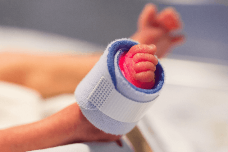 World’s most premature twins: Canadian siblings born 18 weeks premature are healthy one year later