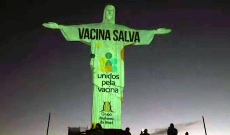 'Vaccines Save' projected onto Christ the Redeemer, Rio de Janeiro. Credit: Gloria.tv